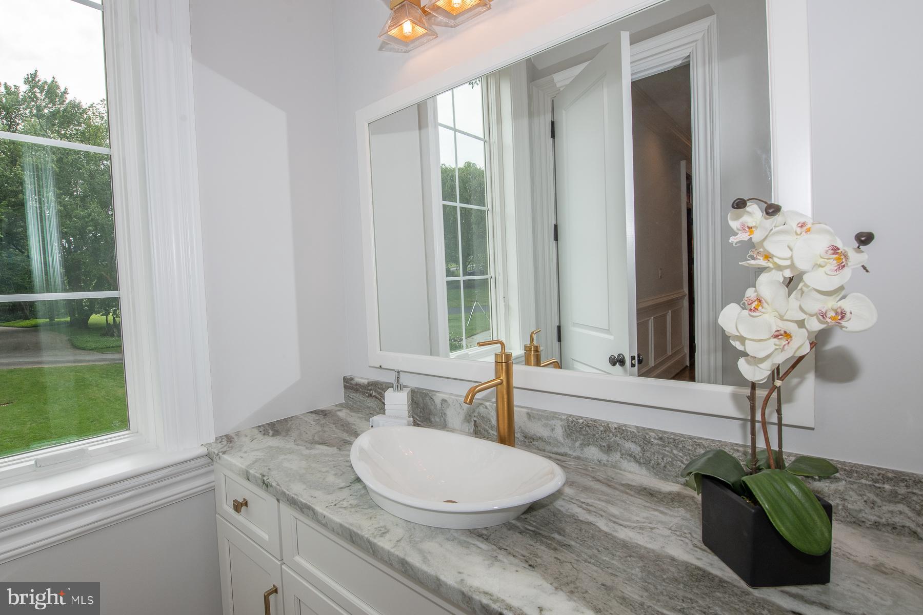 GLADWYNE - Residential