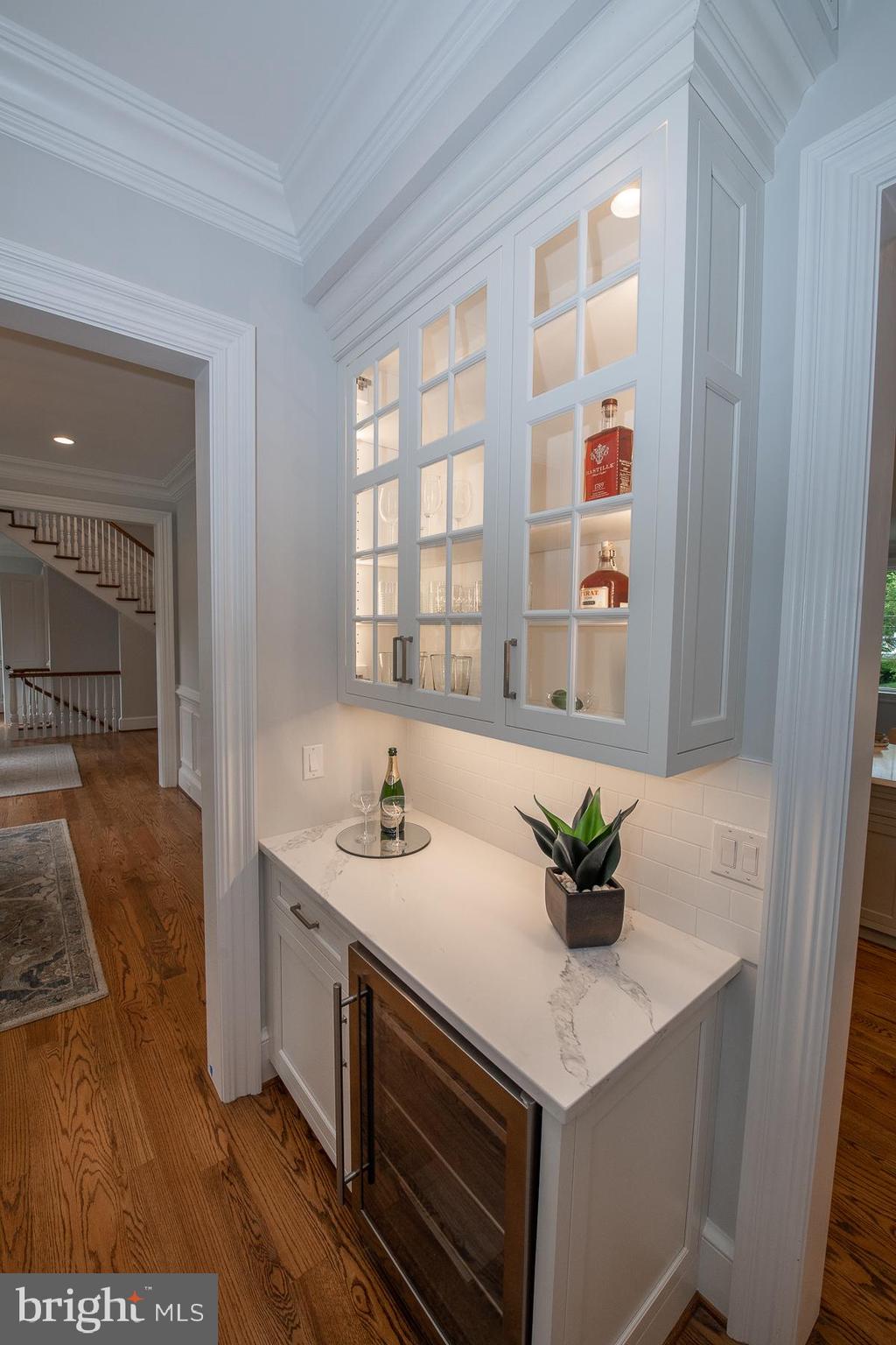 GLADWYNE - Residential