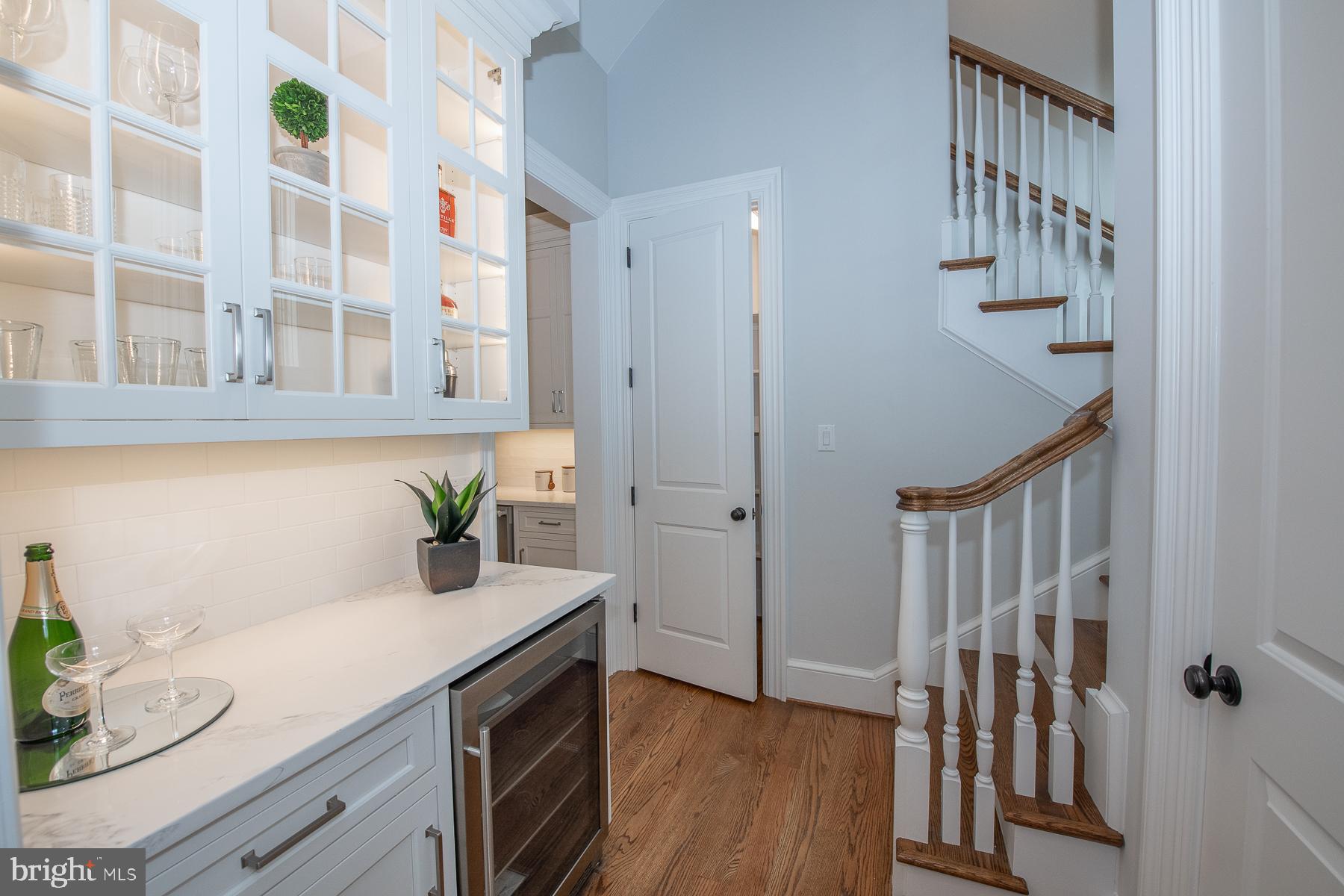 GLADWYNE - Residential