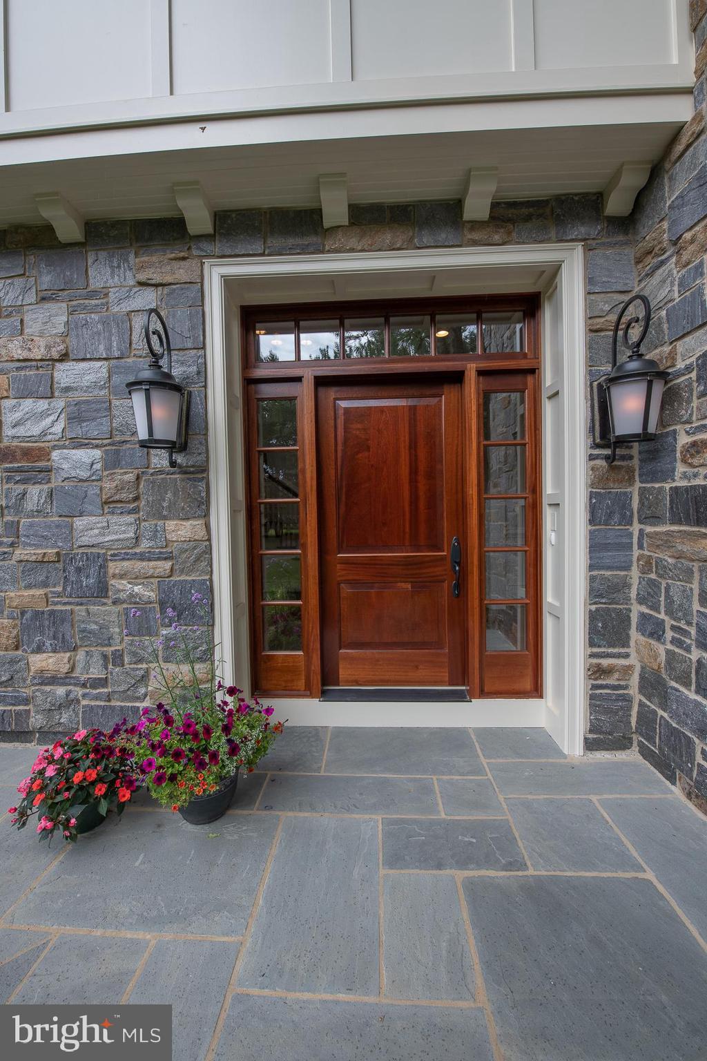 GLADWYNE - Residential