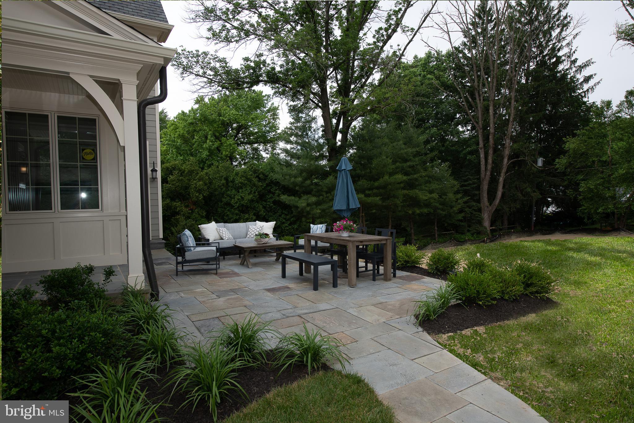 GLADWYNE - Residential