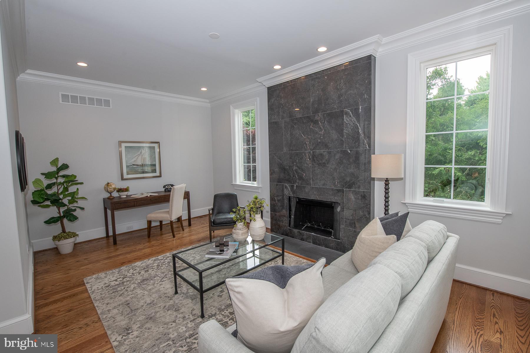 GLADWYNE - Residential