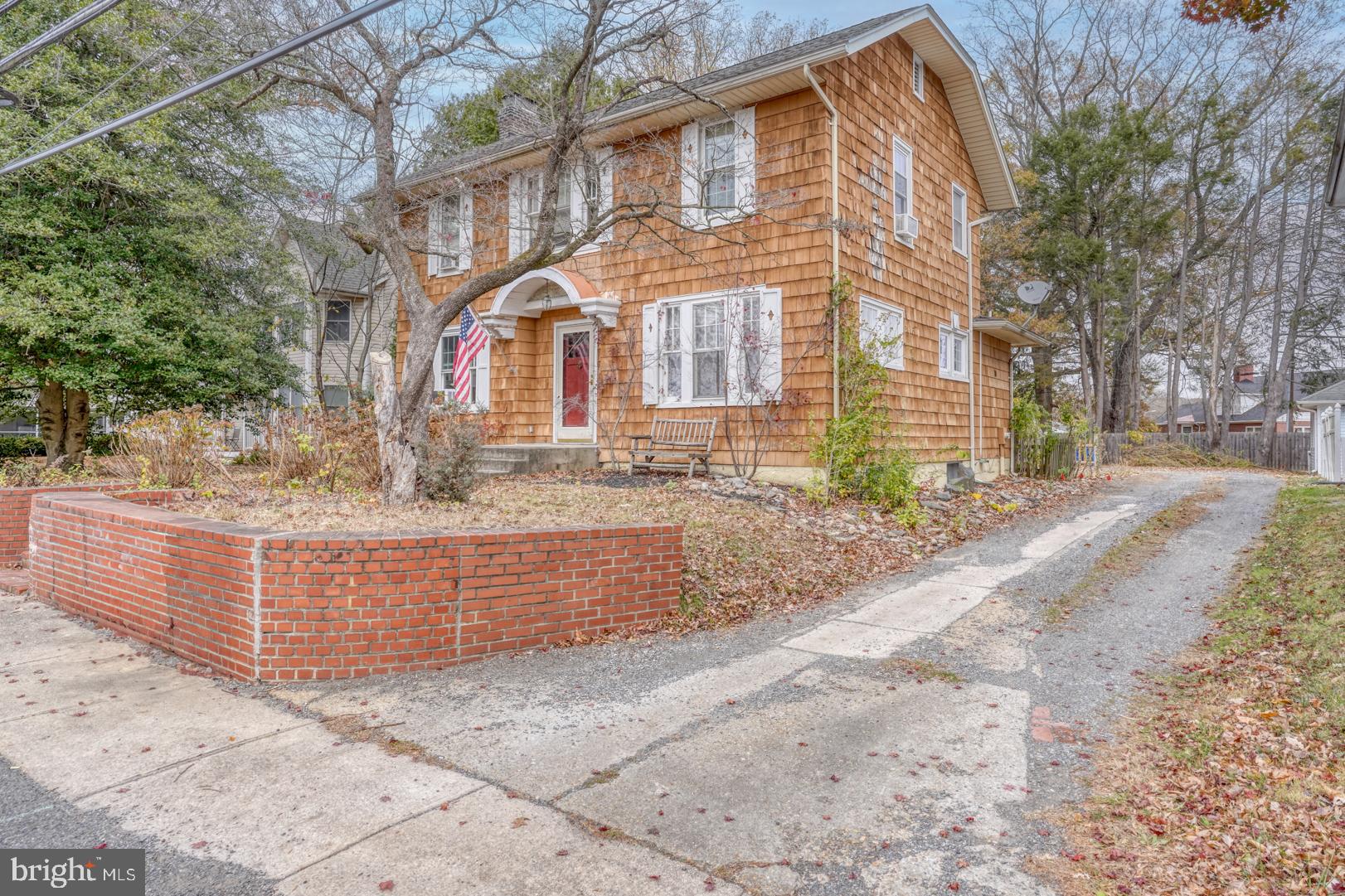 106 LOCUST LANE