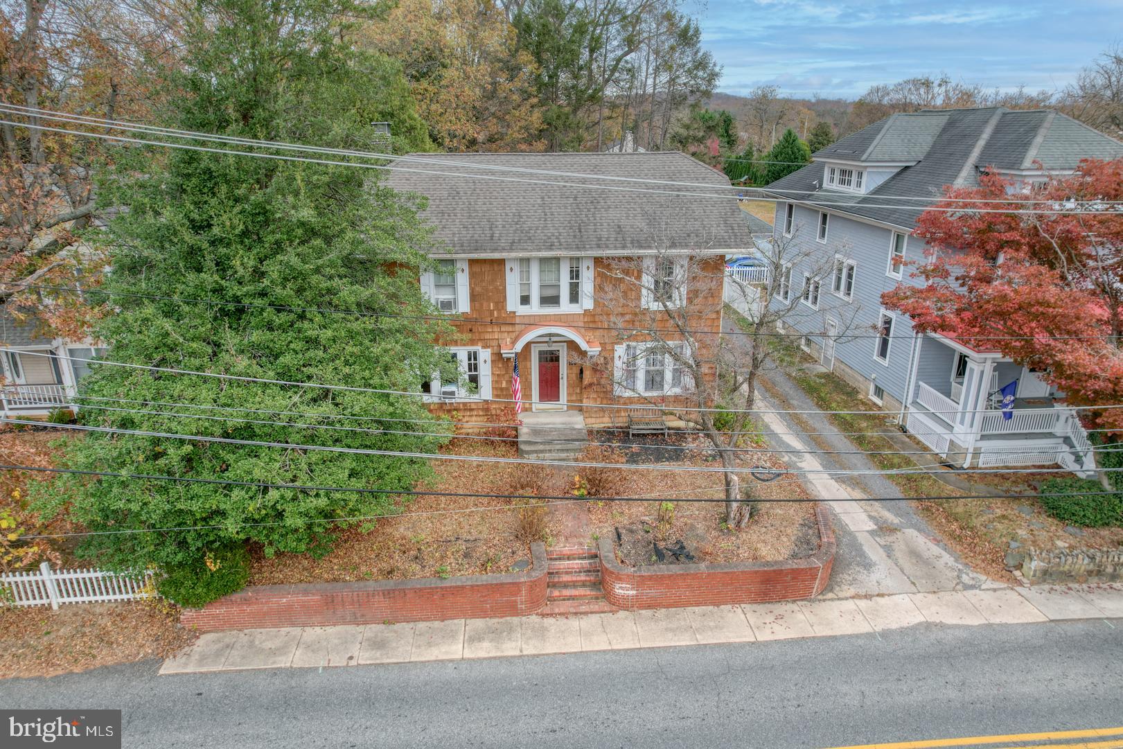 106 LOCUST LANE