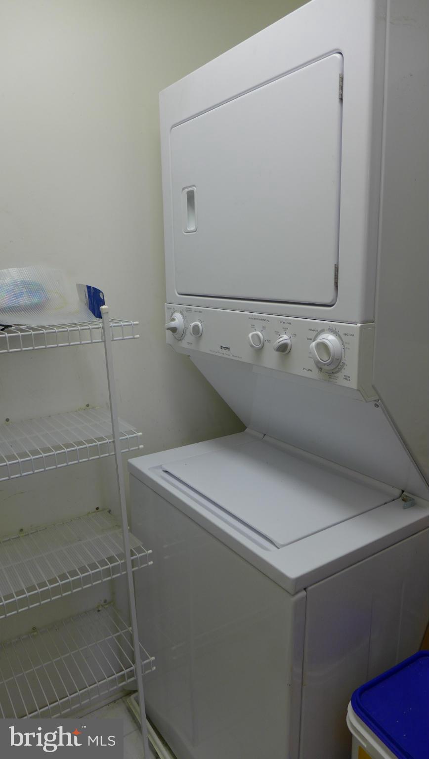 COURTYARD AT GREENE TREE - Residential