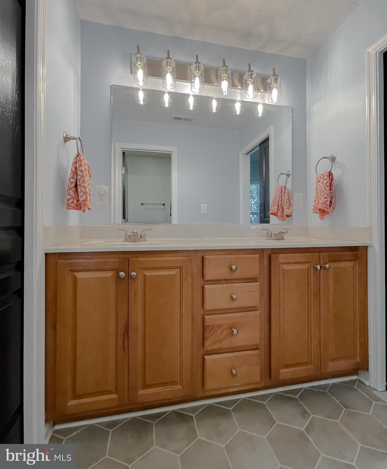 TALL TIMBERS - Residential