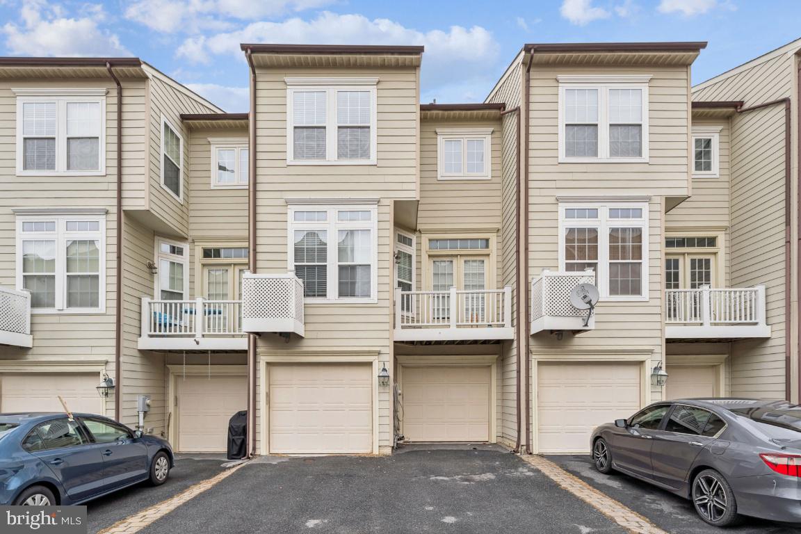 VILLAGES OF URBANA - Residential Lease