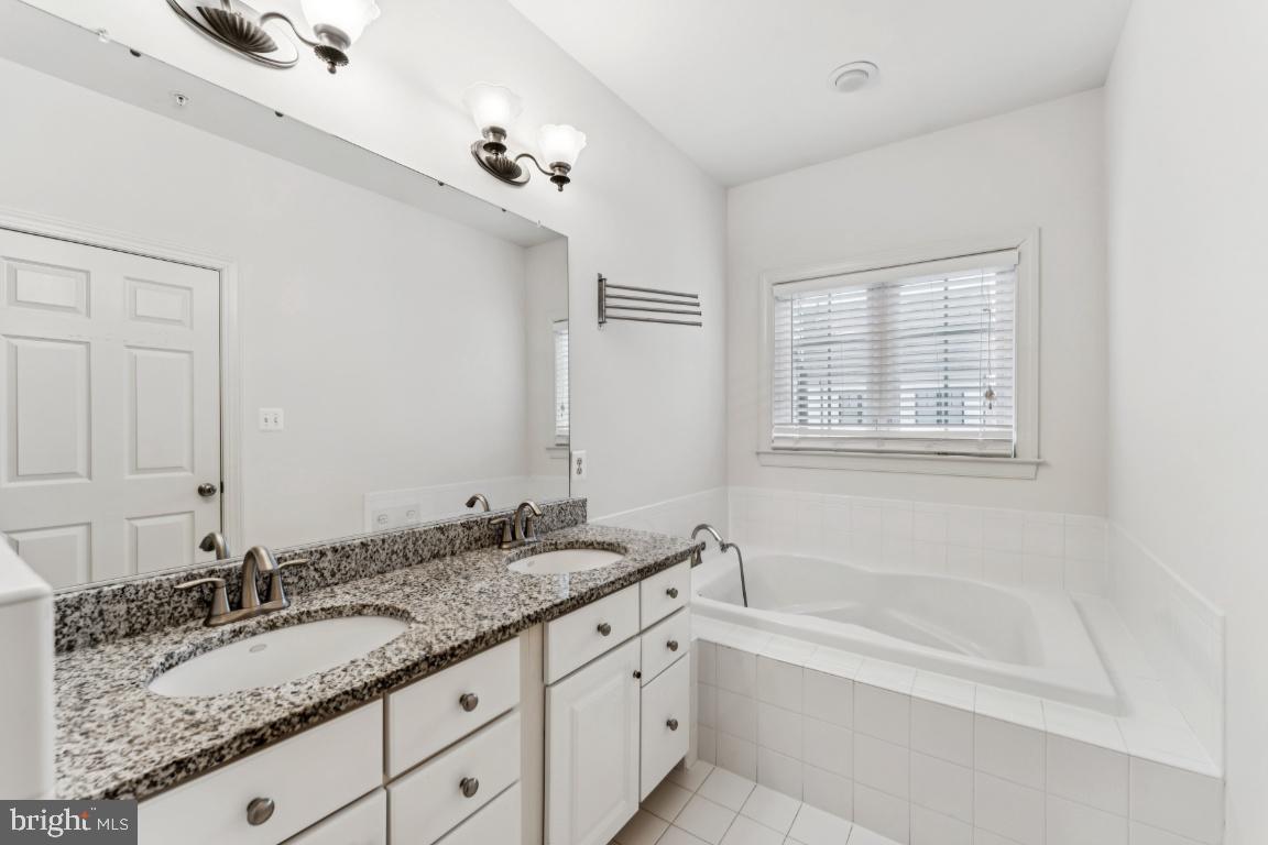 VILLAGES OF URBANA - Residential Lease