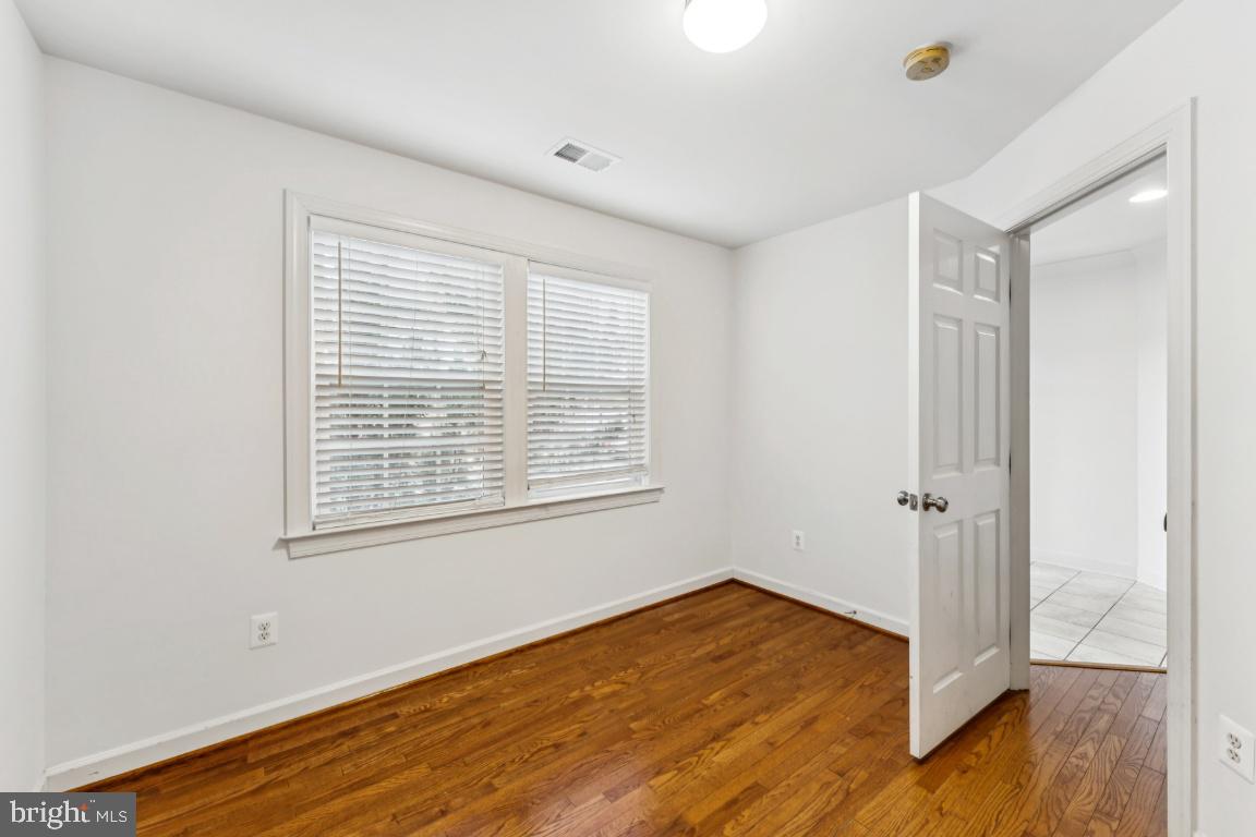 VILLAGES OF URBANA - Residential Lease