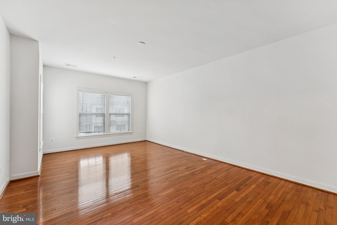 VILLAGES OF URBANA - Residential Lease