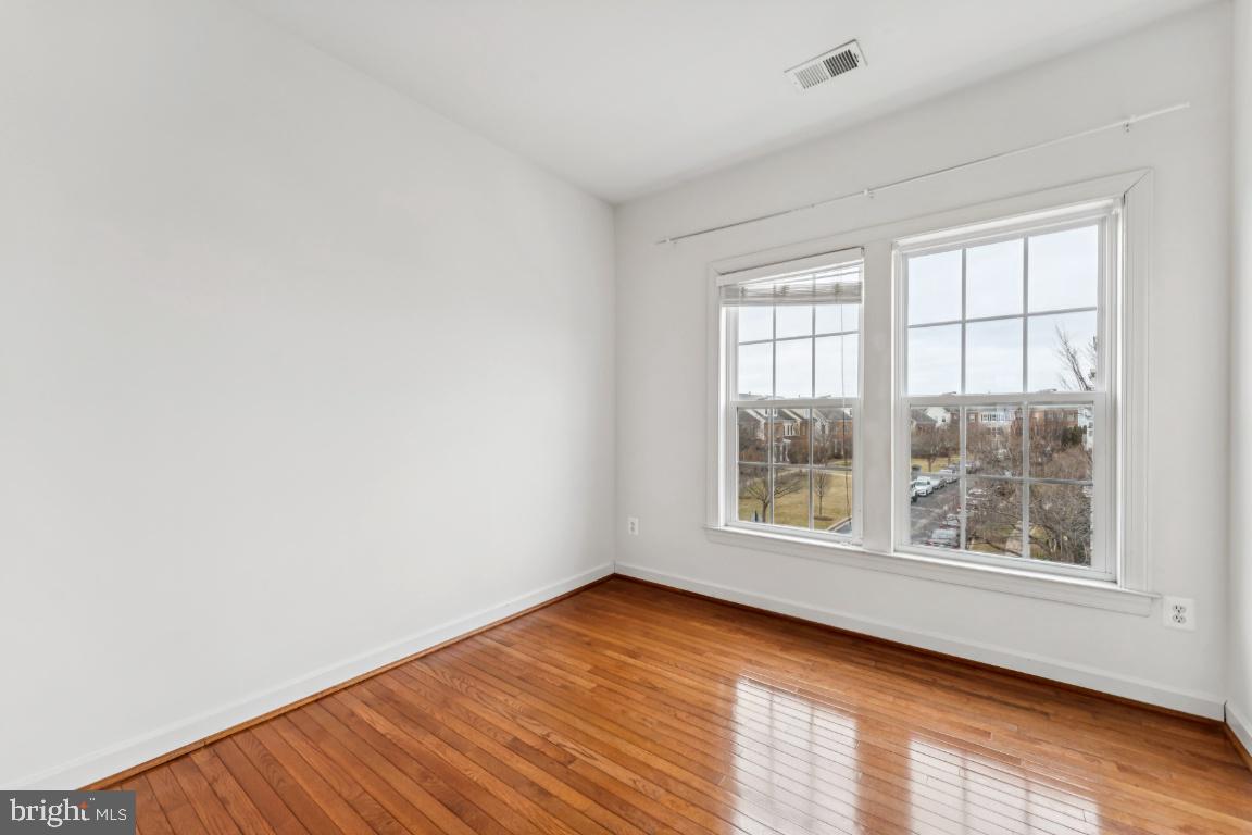 VILLAGES OF URBANA - Residential Lease