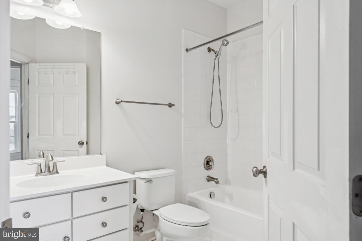 VILLAGES OF URBANA - Residential Lease