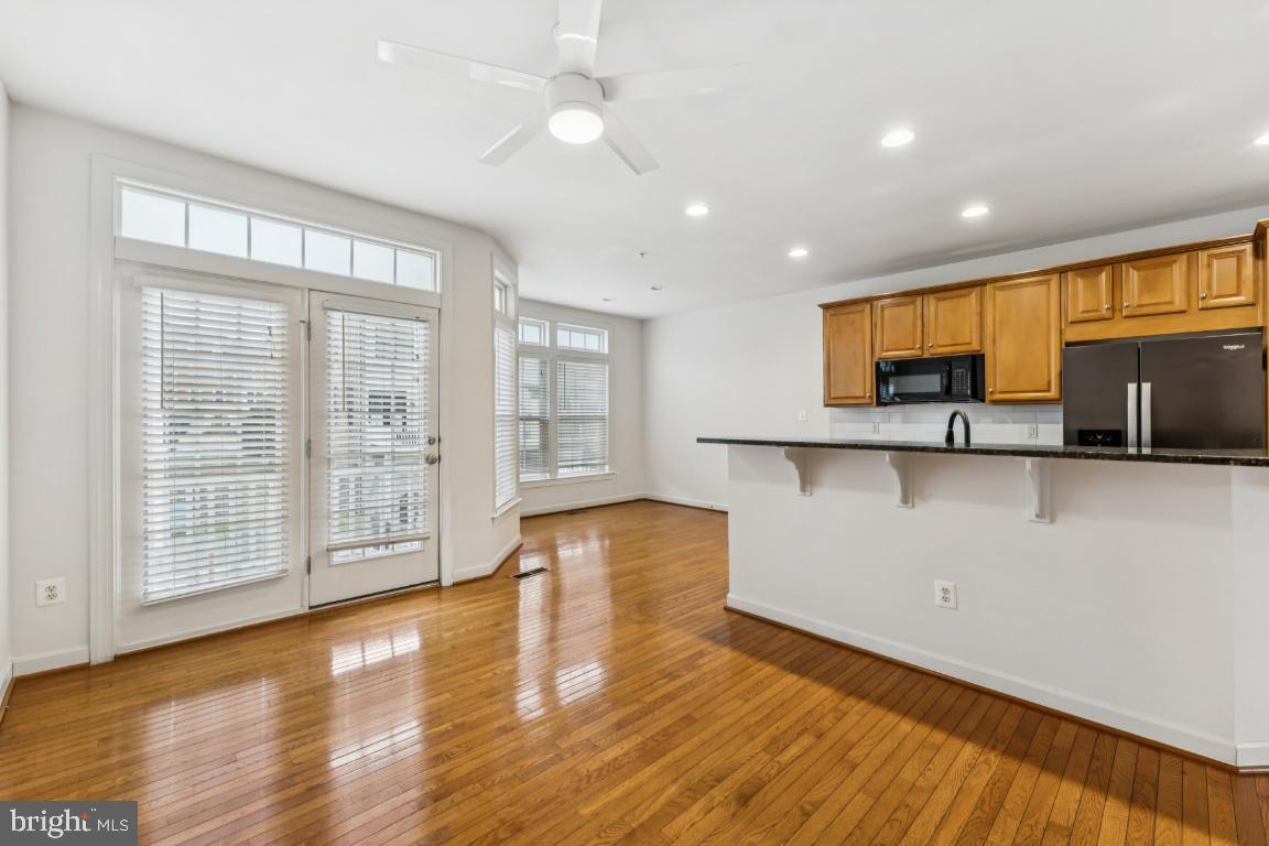 VILLAGES OF URBANA - Residential Lease