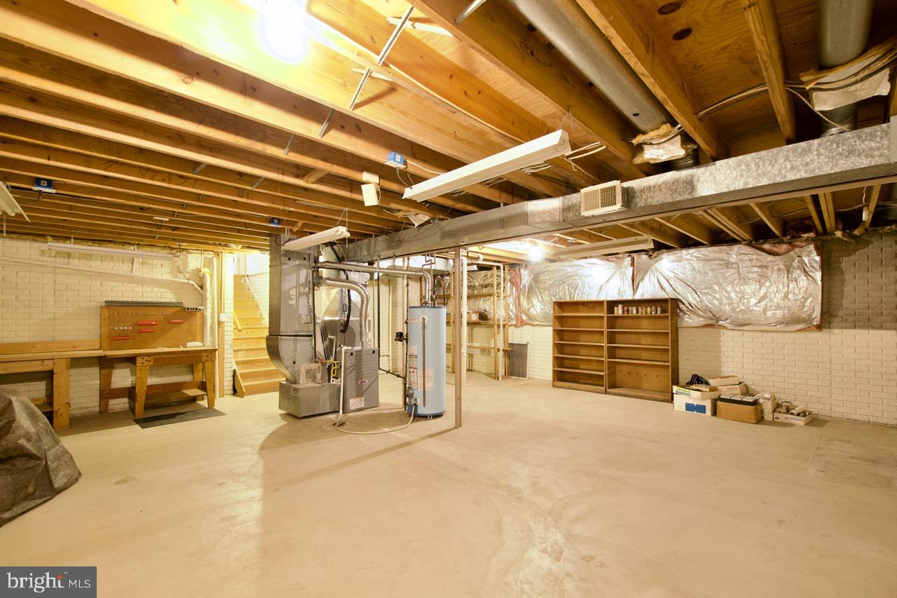 GEORGE MASON FOREST - Residential