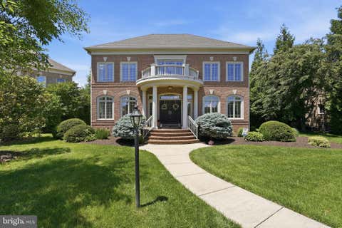 Homes For Sale - 22974 Lois Lane<br/> Loudoun County, BRAMBLETON, VA 20148