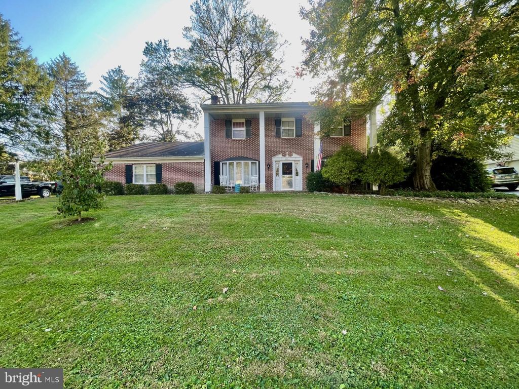Photo of 1124 Colonial Road, LANCASTER, PA 17603 (MLS # PALA2078438)
