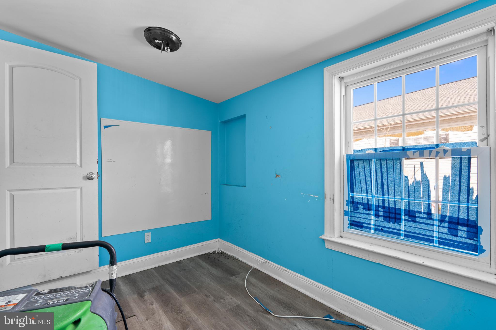 MEADOWS OF CHANTILLY - Residential