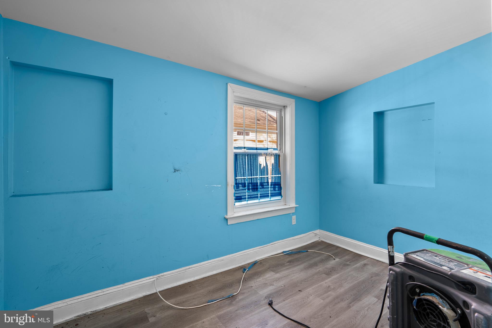 MEADOWS OF CHANTILLY - Residential