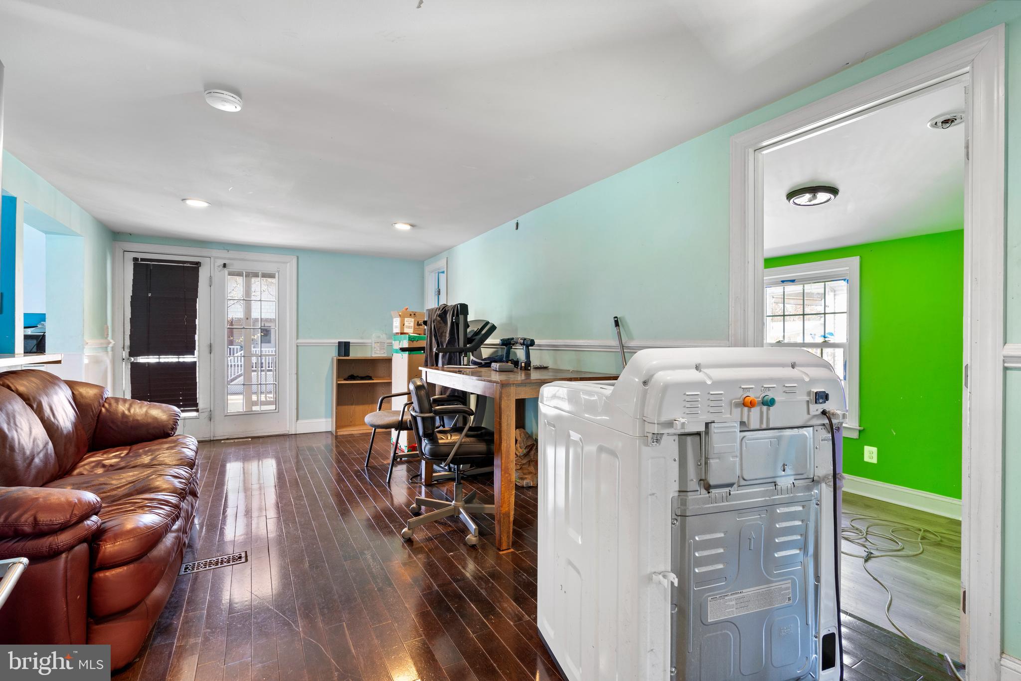 MEADOWS OF CHANTILLY - Residential