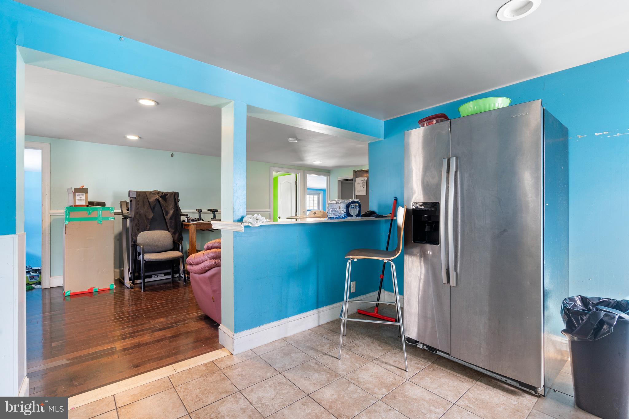 MEADOWS OF CHANTILLY - Residential