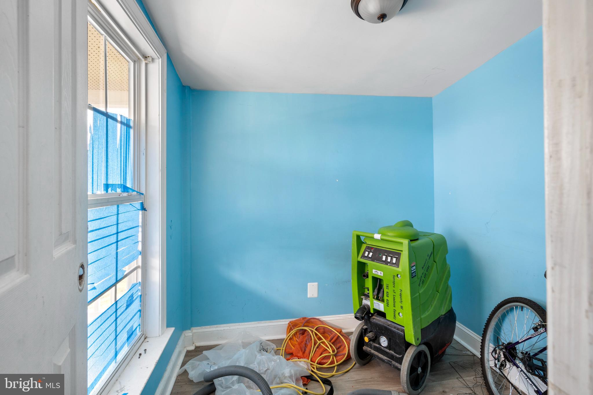 MEADOWS OF CHANTILLY - Residential