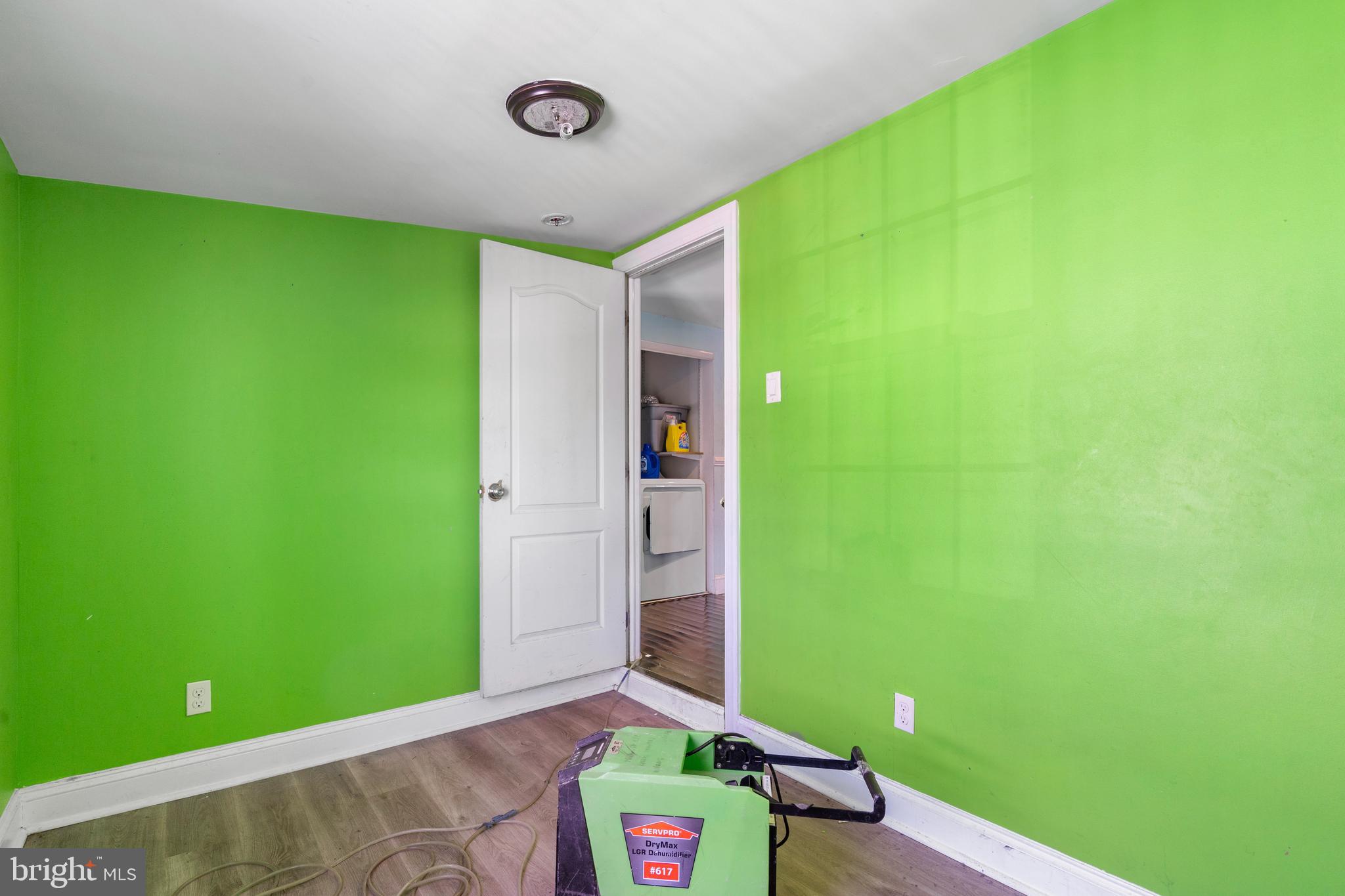 MEADOWS OF CHANTILLY - Residential