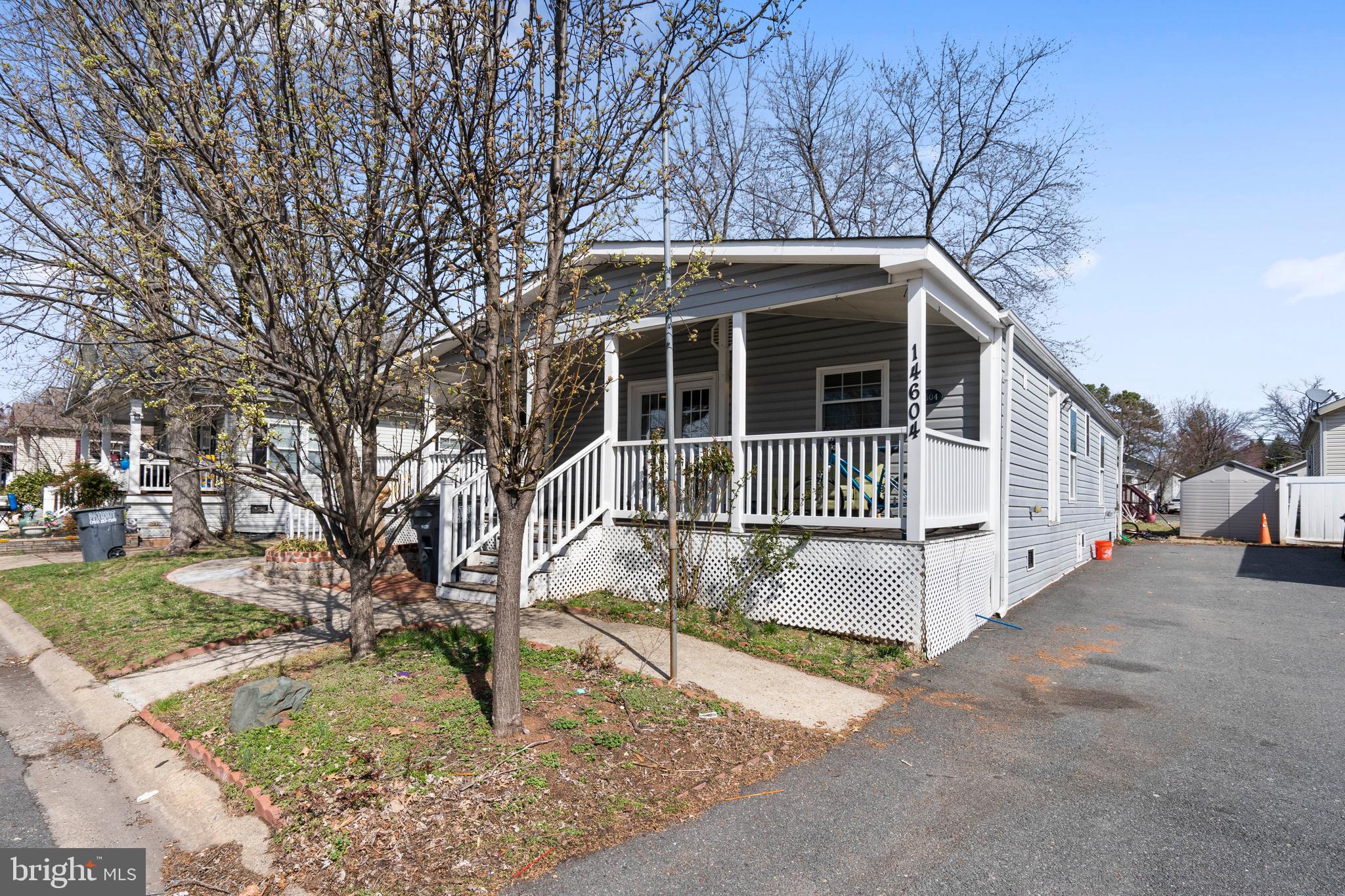 MEADOWS OF CHANTILLY - Residential