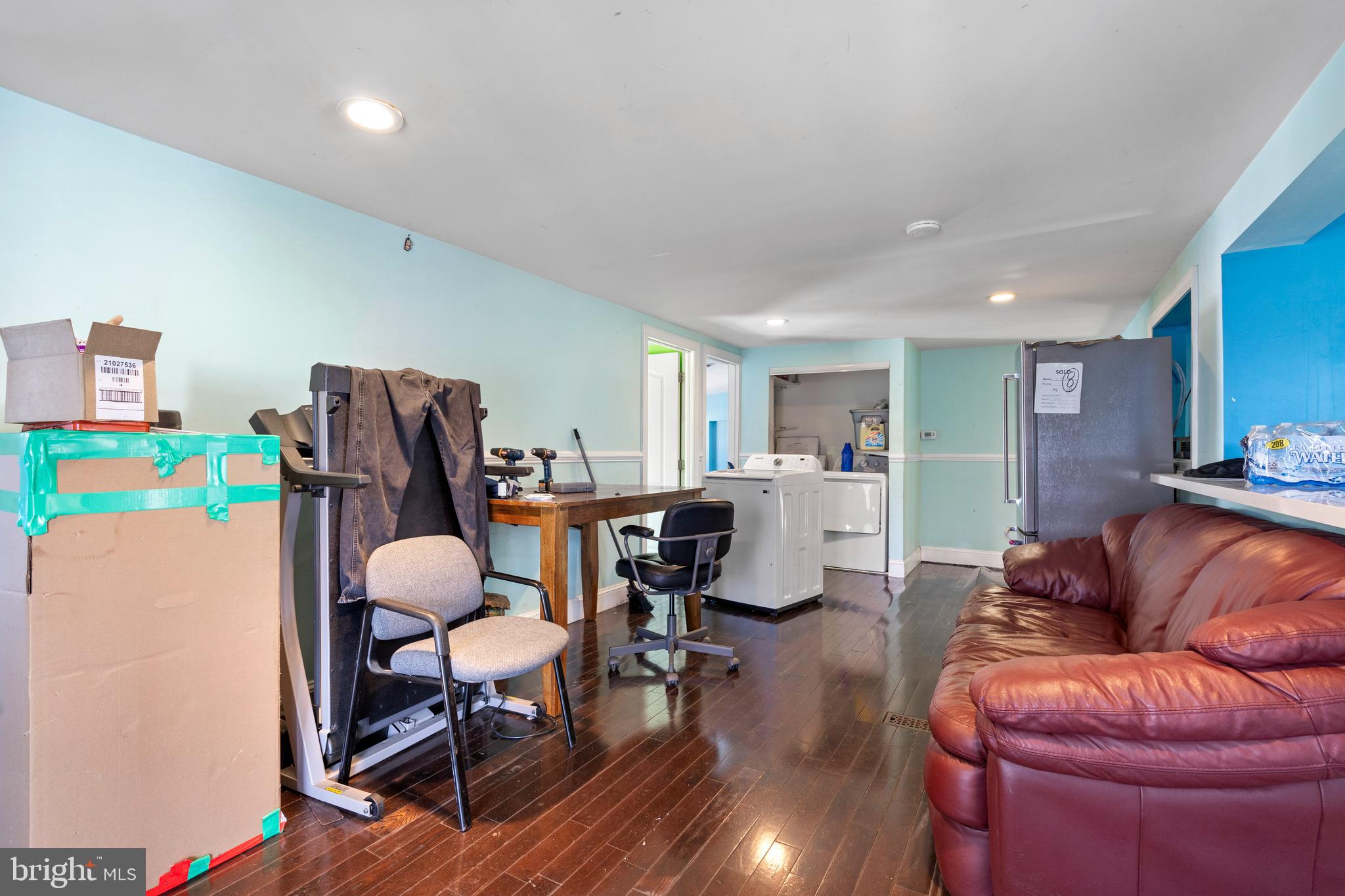 MEADOWS OF CHANTILLY - Residential