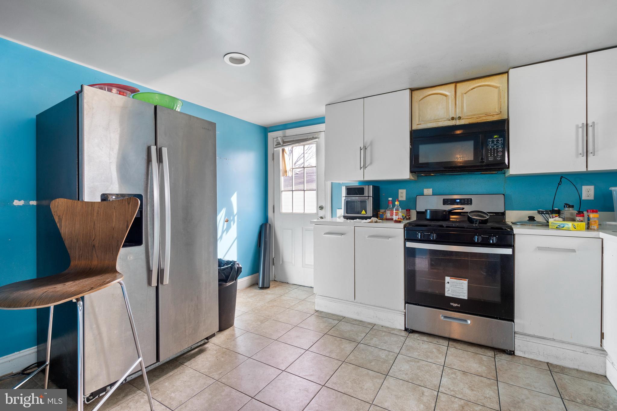 MEADOWS OF CHANTILLY - Residential