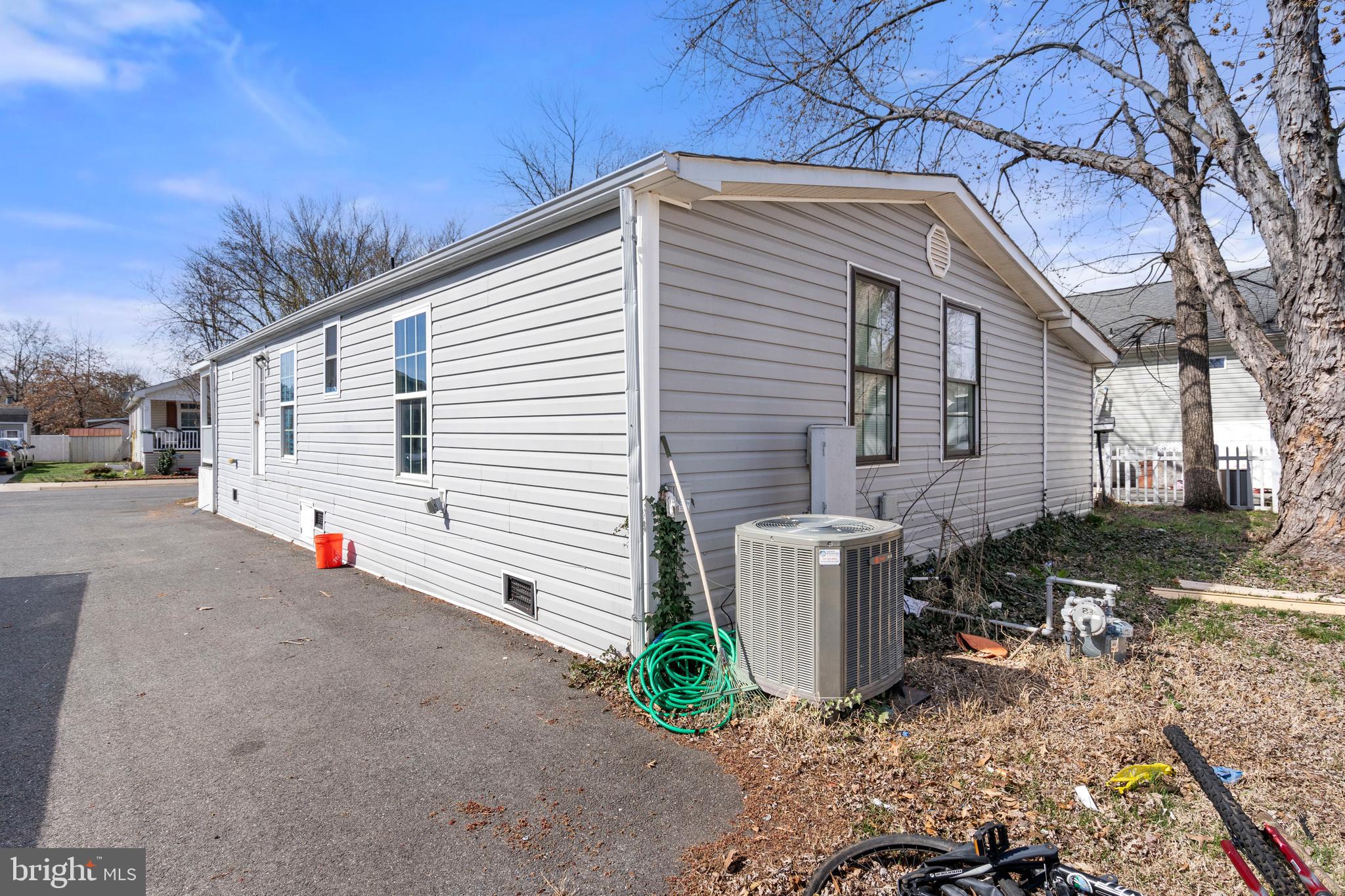 MEADOWS OF CHANTILLY - Residential