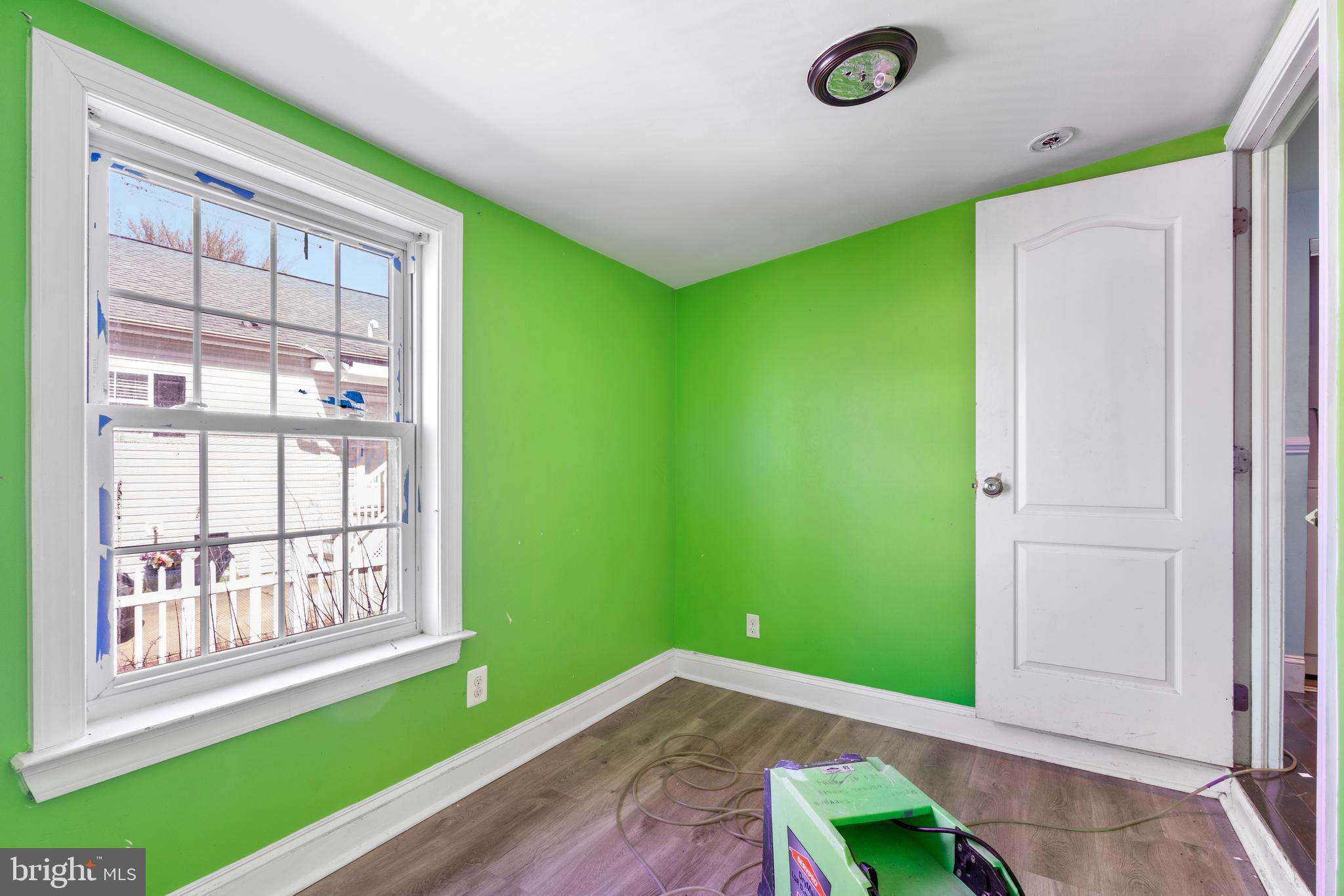 MEADOWS OF CHANTILLY - Residential