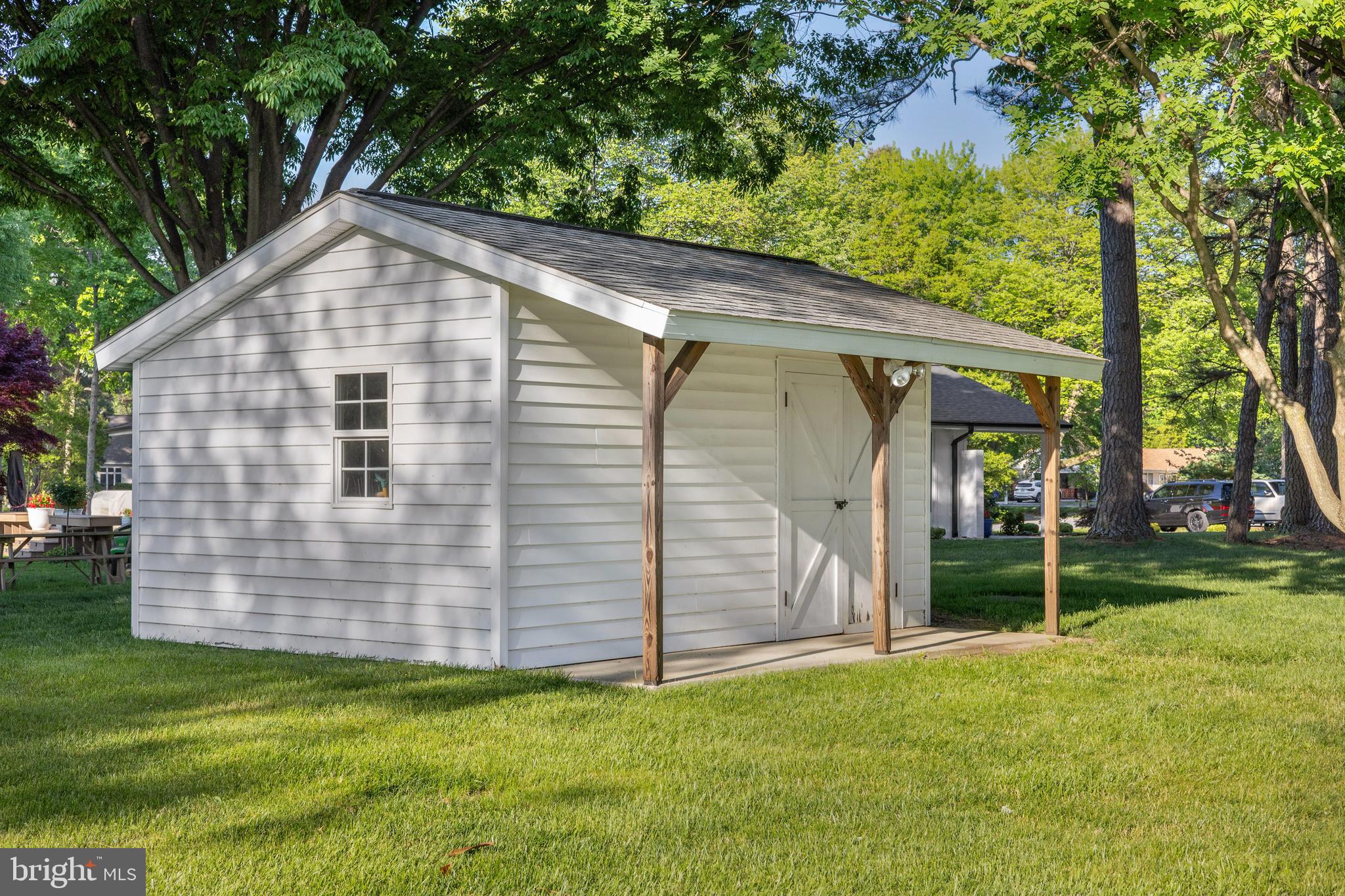 2513 CECIL DRIVE