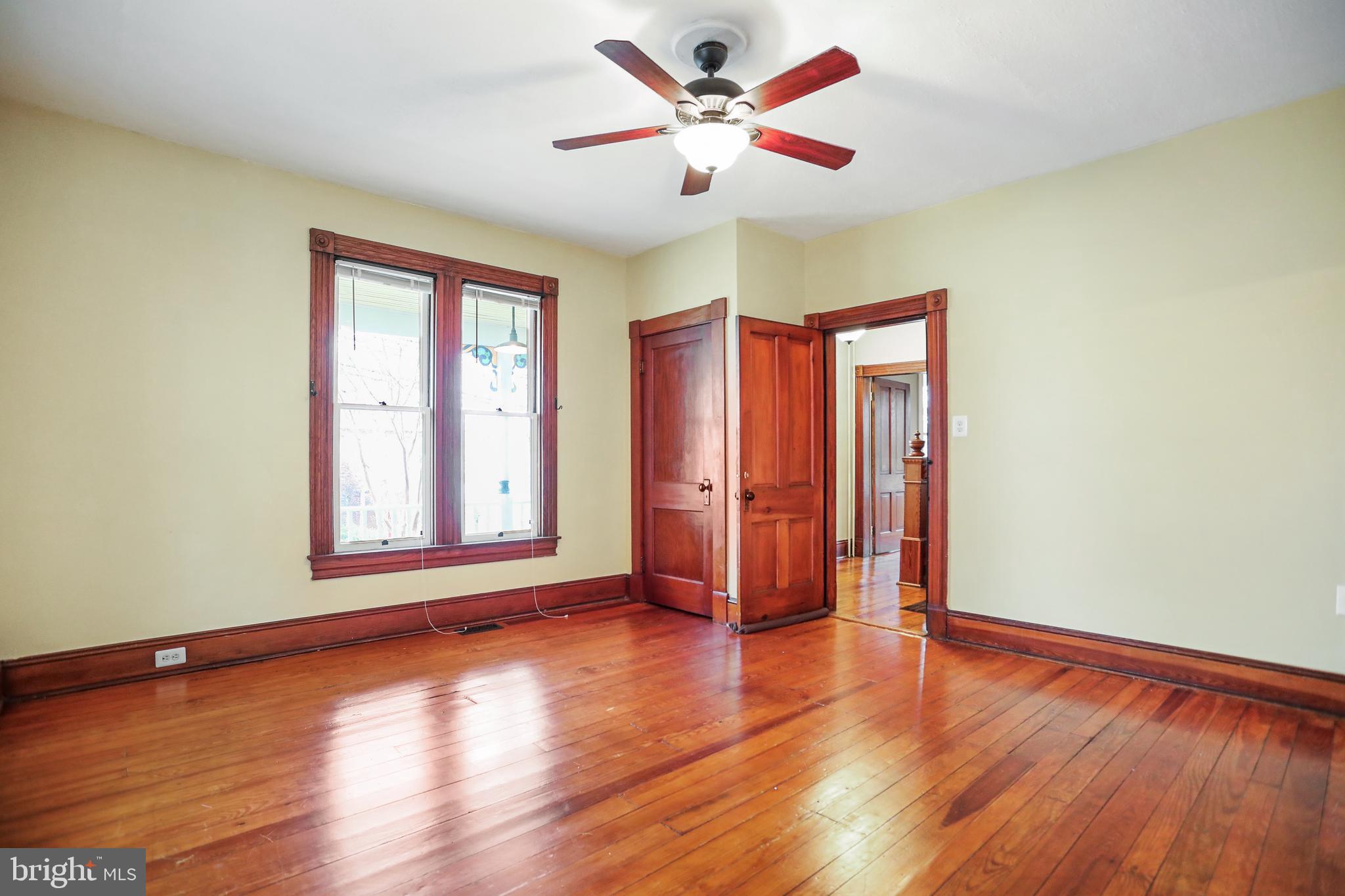 CHARLES TOWN CORPORATION - Residential Lease