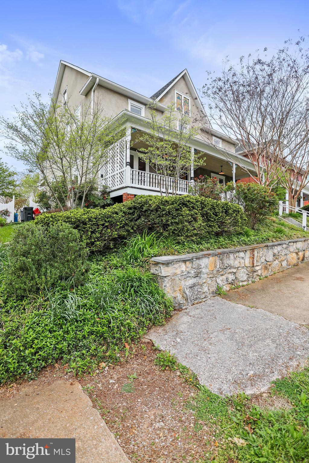 CHARLES TOWN CORPORATION - Residential Lease