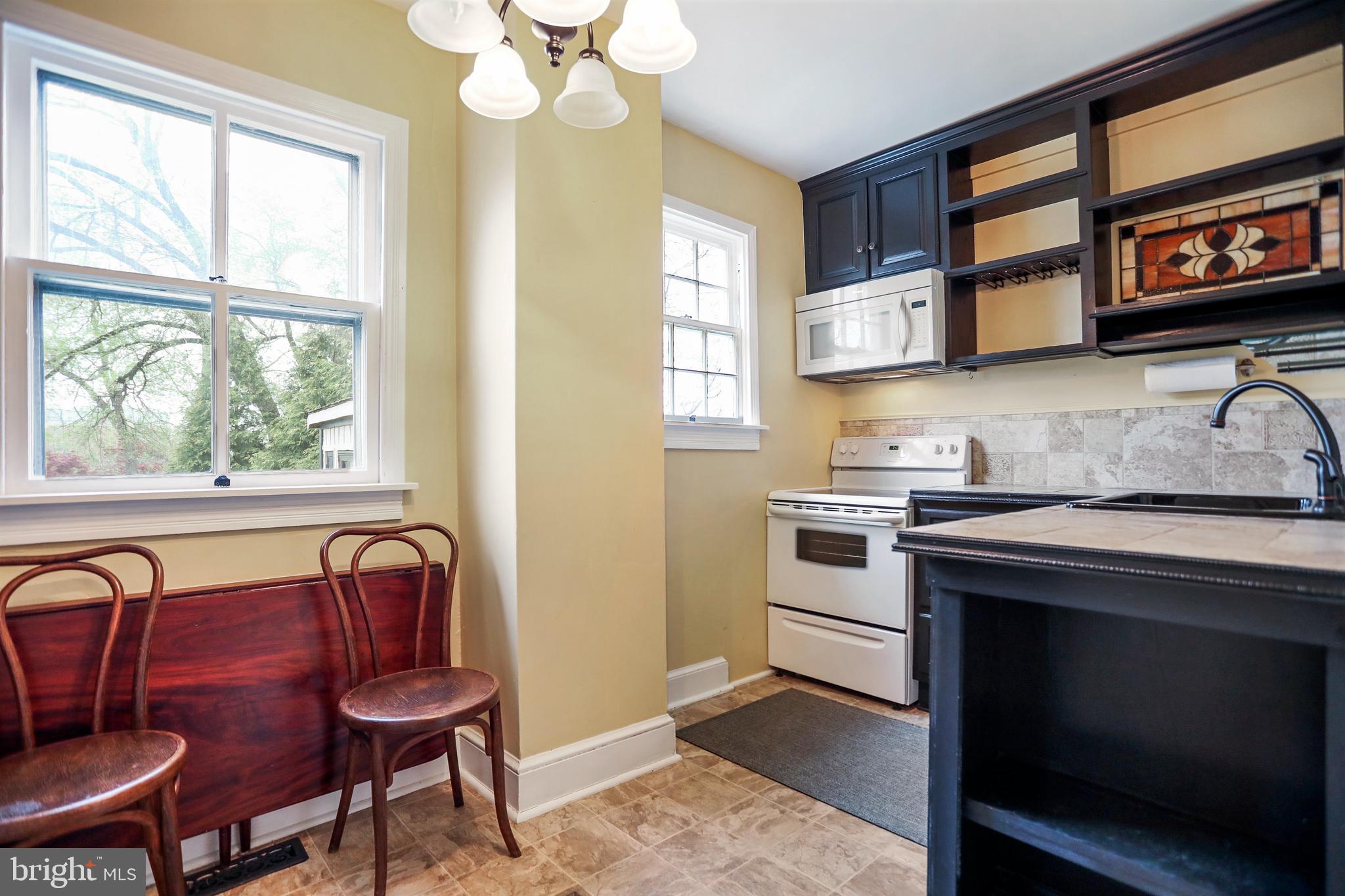 CHARLES TOWN CORPORATION - Residential Lease