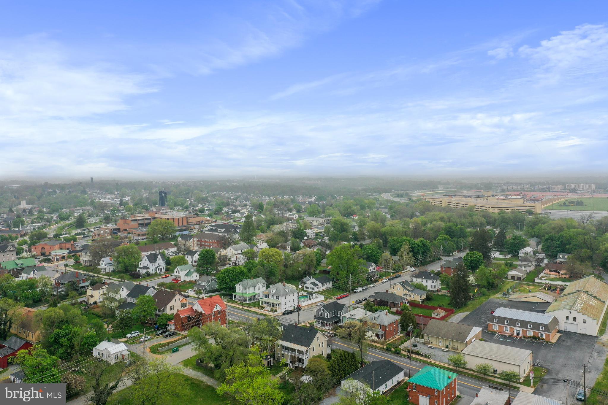 CHARLES TOWN CORPORATION - Residential Lease