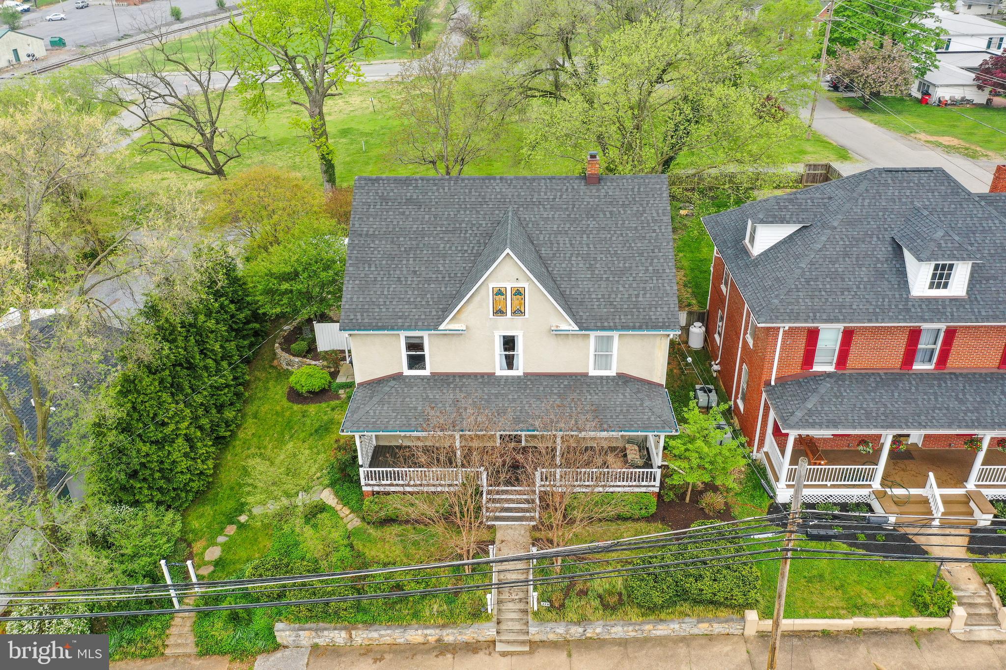 CHARLES TOWN CORPORATION - Residential Lease