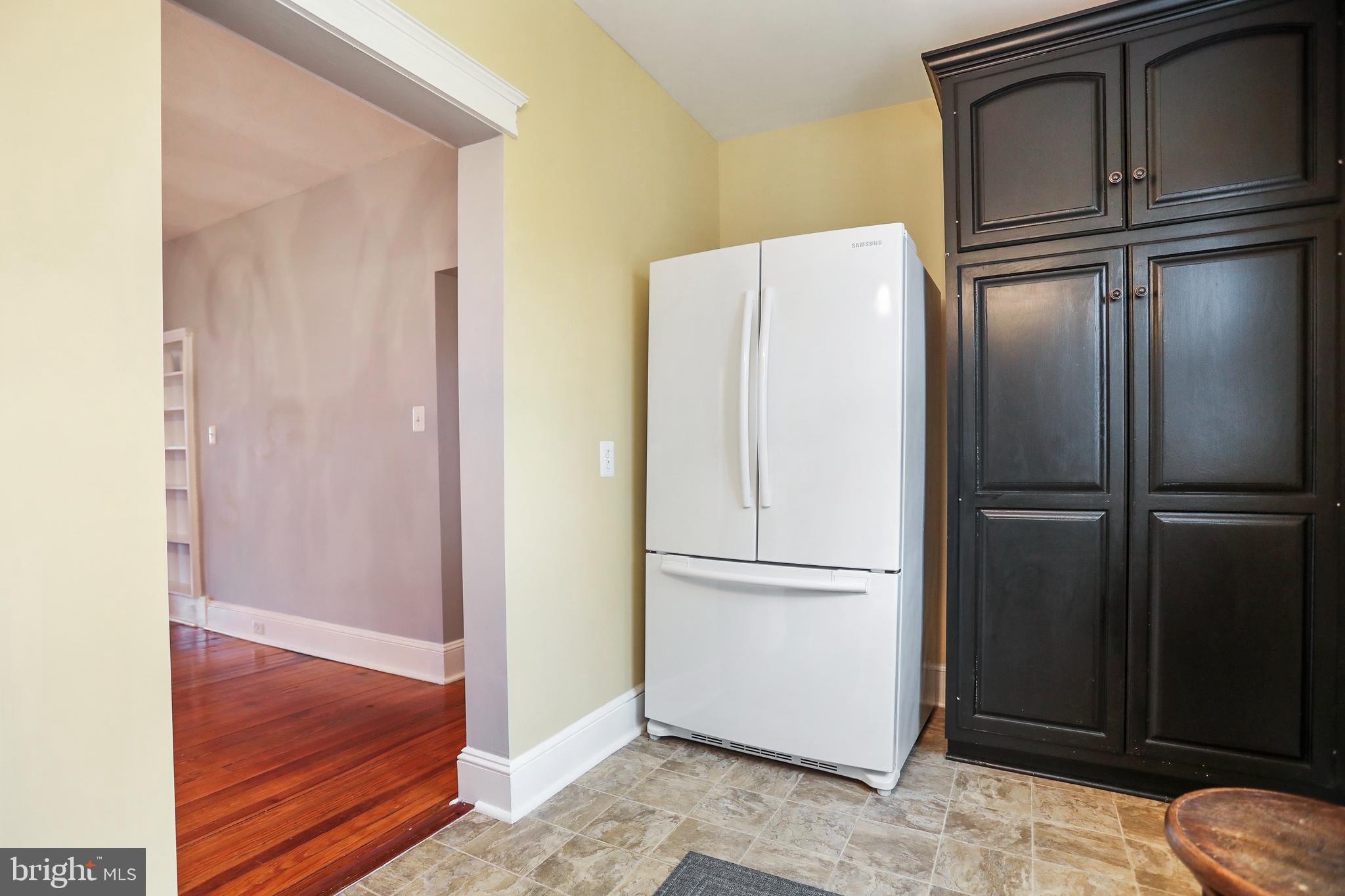 CHARLES TOWN CORPORATION - Residential Lease