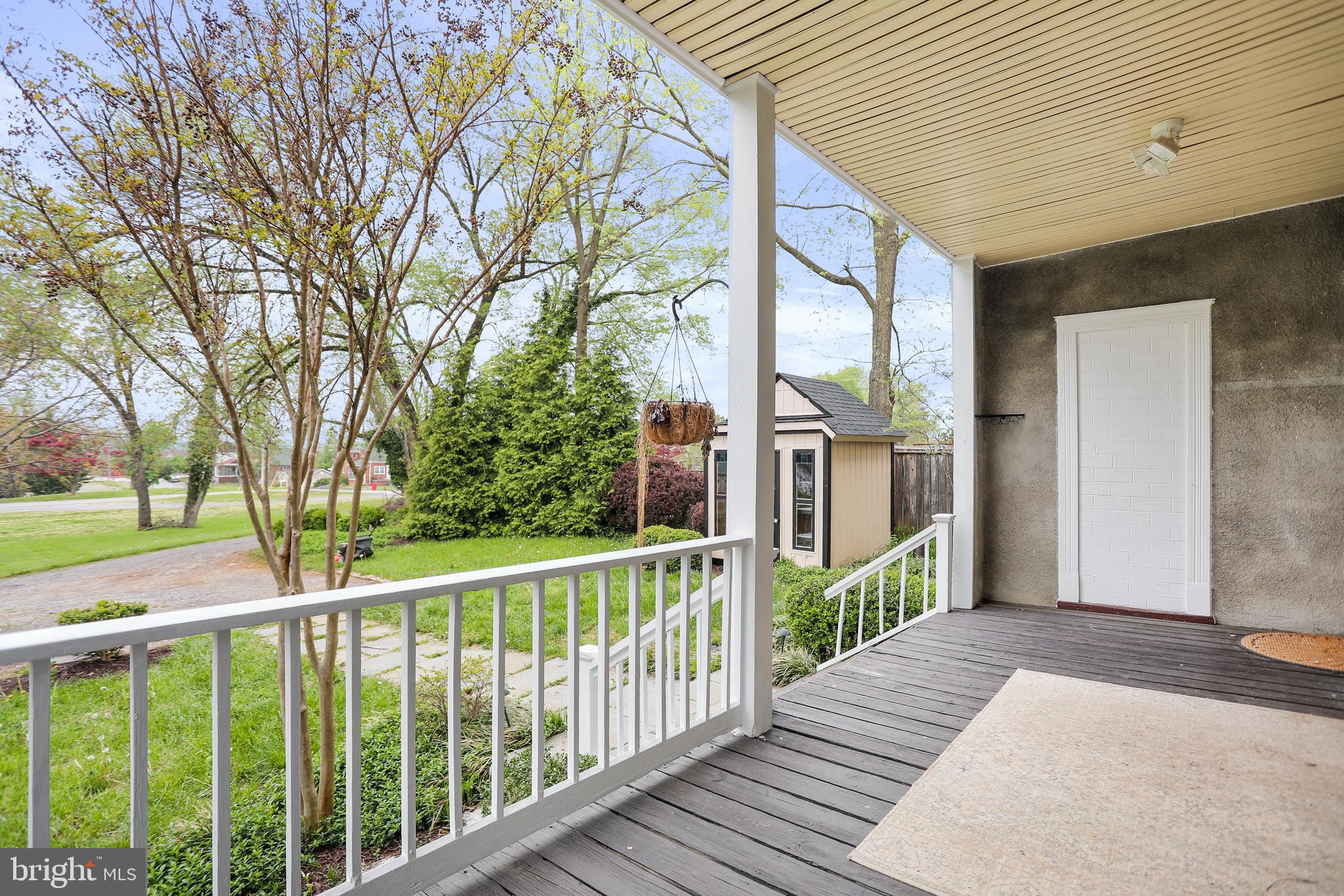 CHARLES TOWN CORPORATION - Residential Lease