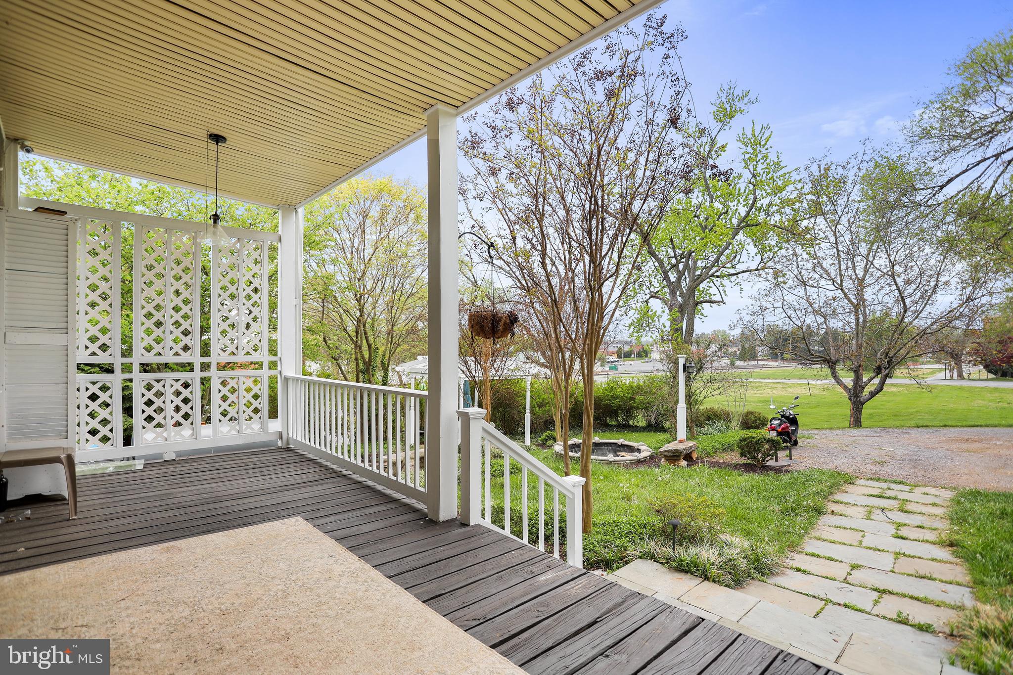 CHARLES TOWN CORPORATION - Residential Lease