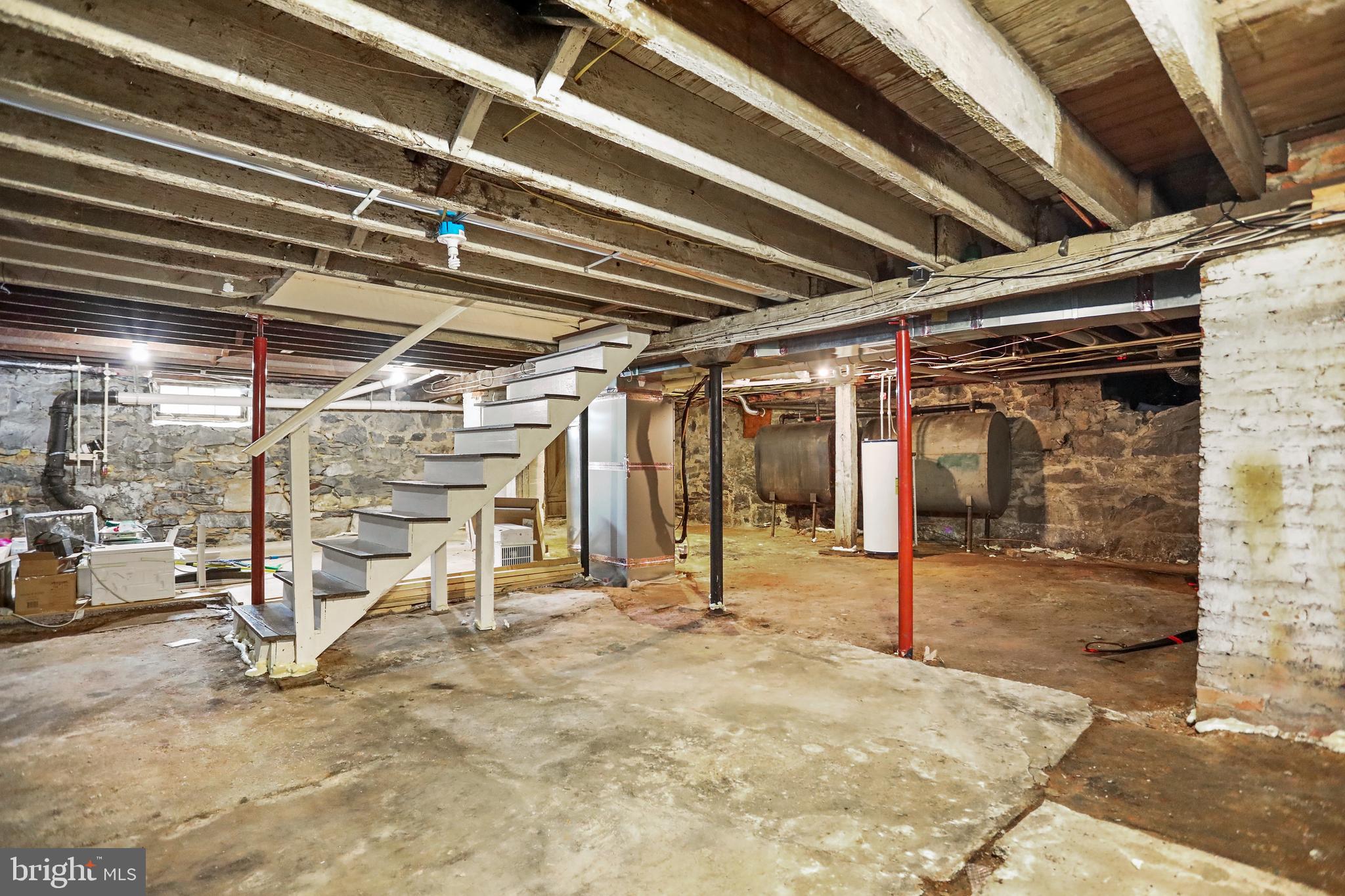 CHARLES TOWN CORPORATION - Residential Lease