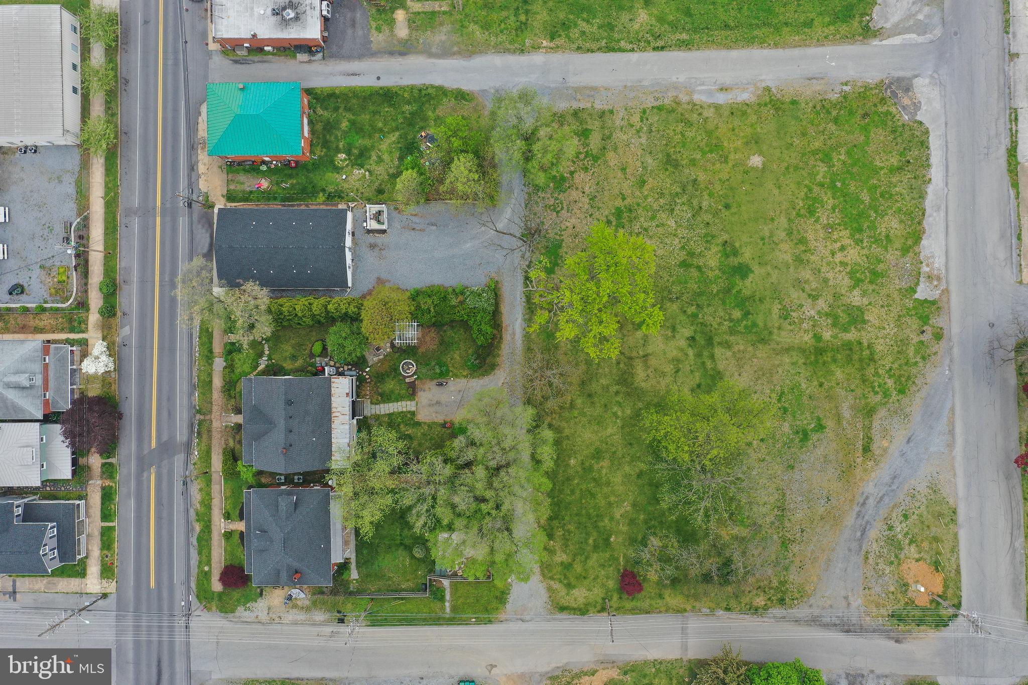 CHARLES TOWN CORPORATION - Residential Lease