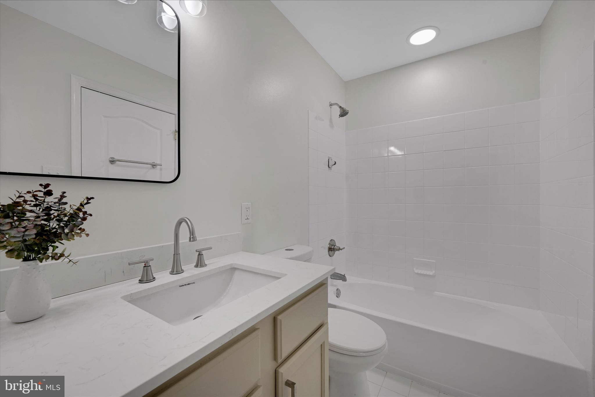 MANCHESTER FARMS - Residential