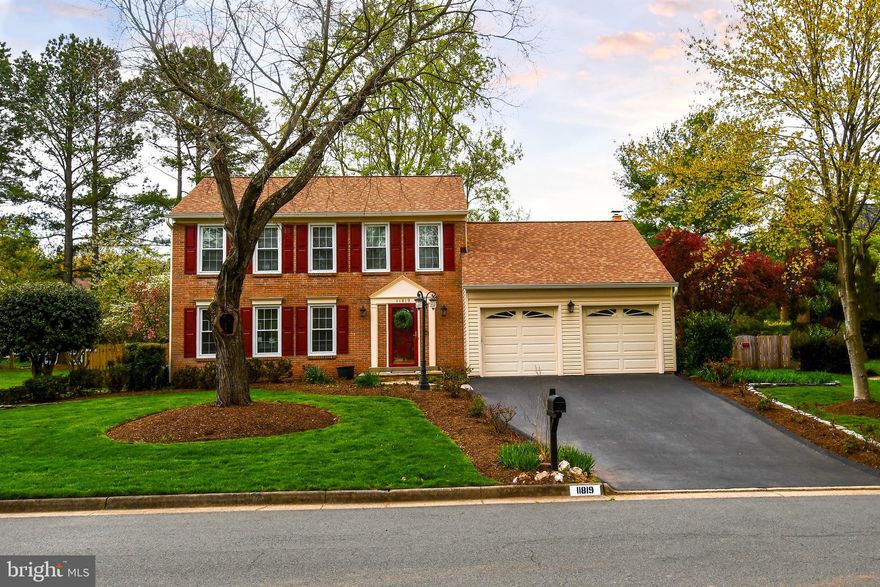 GET A GREAT FALLS ADDRESS AND DESIRABLE LOUDOUN COUNTY SCHOOLS! BEAUTIFULLY WELL MAINTAINED HOME THAT WAS JUST PROFESSIONALLY PAINTED * NO WORK IS NEEDED ON THIS ONE - JUST MOVE IN AND START ENJOYING * QUALITY UPDATES INCLUDING SPA LIKE PRIMARY BATH WITH HEATED FLOOR * GREAT LOCATION ON QUIET STREET WITH ONLY SEVERAL HOMES * HUGE BACK YARD WITH DECK AND GAZEBO - SO NICE! *  NEWER ROOF (2024) AND WINDOWS (2022) * ONLY MINUTES TO SHOPPING, RESTARAUNTS, RESTON METRO SILVER AND DULLES AIRPORT.  DON'T WAIT TO GET A SINGLE FAMILY HOME AT THIS PRICE POINT!