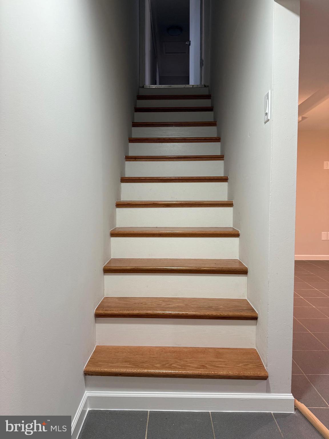 DUNN LORING WOODS - Residential Lease