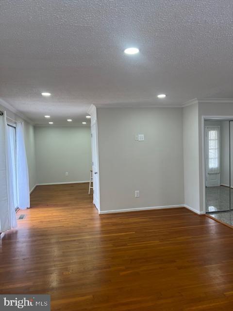 DUNN LORING WOODS - Residential Lease