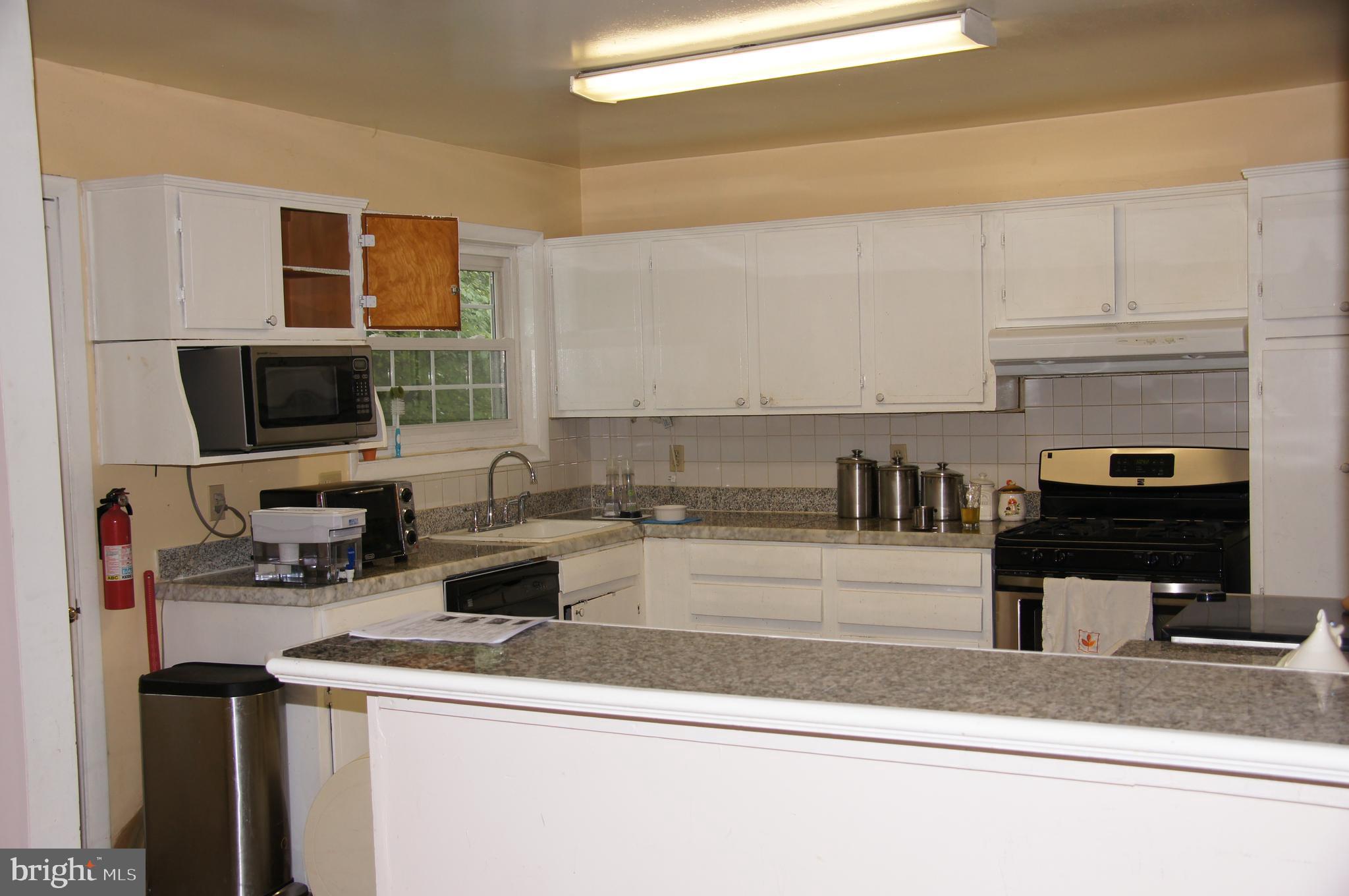 DUNN LORING WOODS - Residential Lease