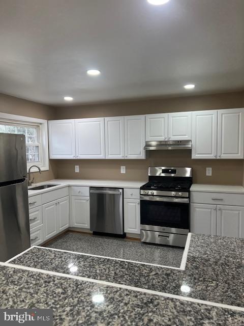 DUNN LORING WOODS - Residential Lease