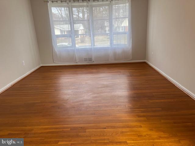 DUNN LORING WOODS - Residential Lease