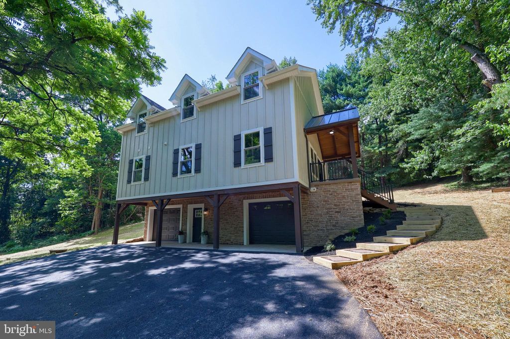 Photo of 1414 Amosite Rd, BAINBRIDGE, PA 17502 (MLS # PALA2072592)